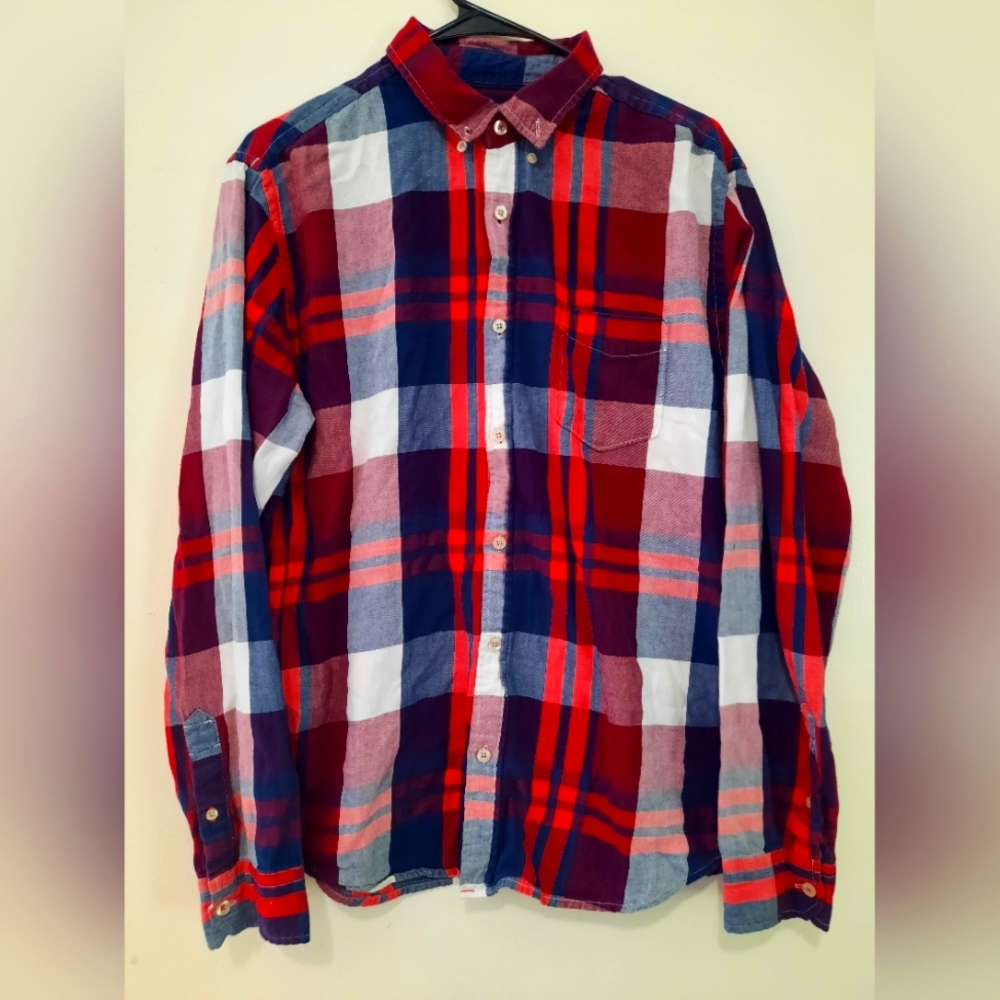 Aeropostale Button Down Long Sleeve Shirt (Men's Medium)
